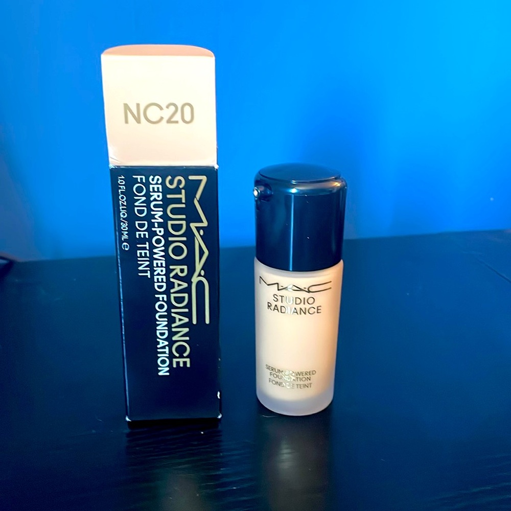 MAC studio radiance serum powered foundation NC20
